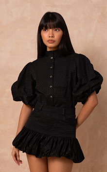 CAMIA TOP - BLACK SEERSUCKER